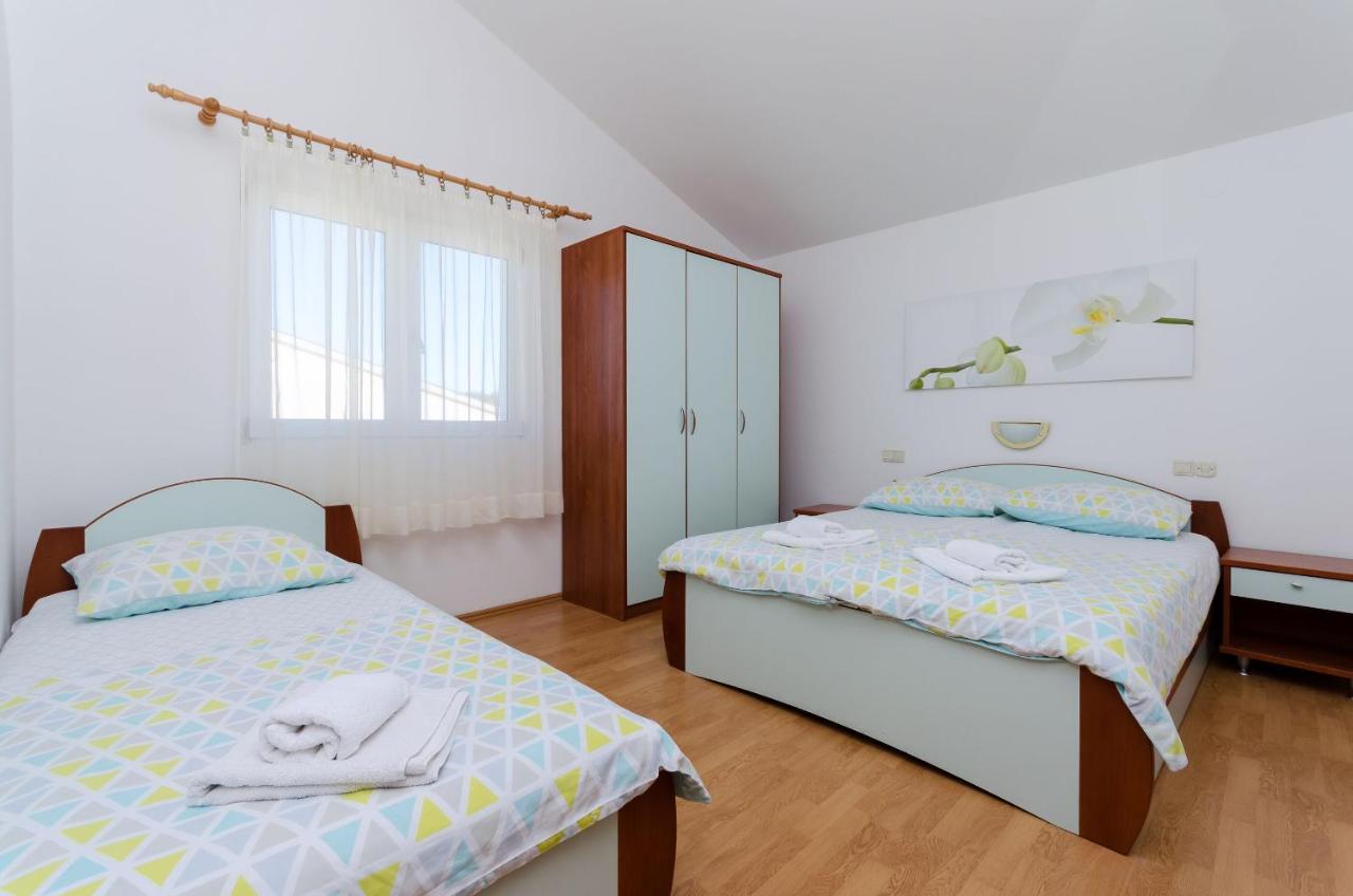 Apartments Marija P Лопар Экстерьер фото