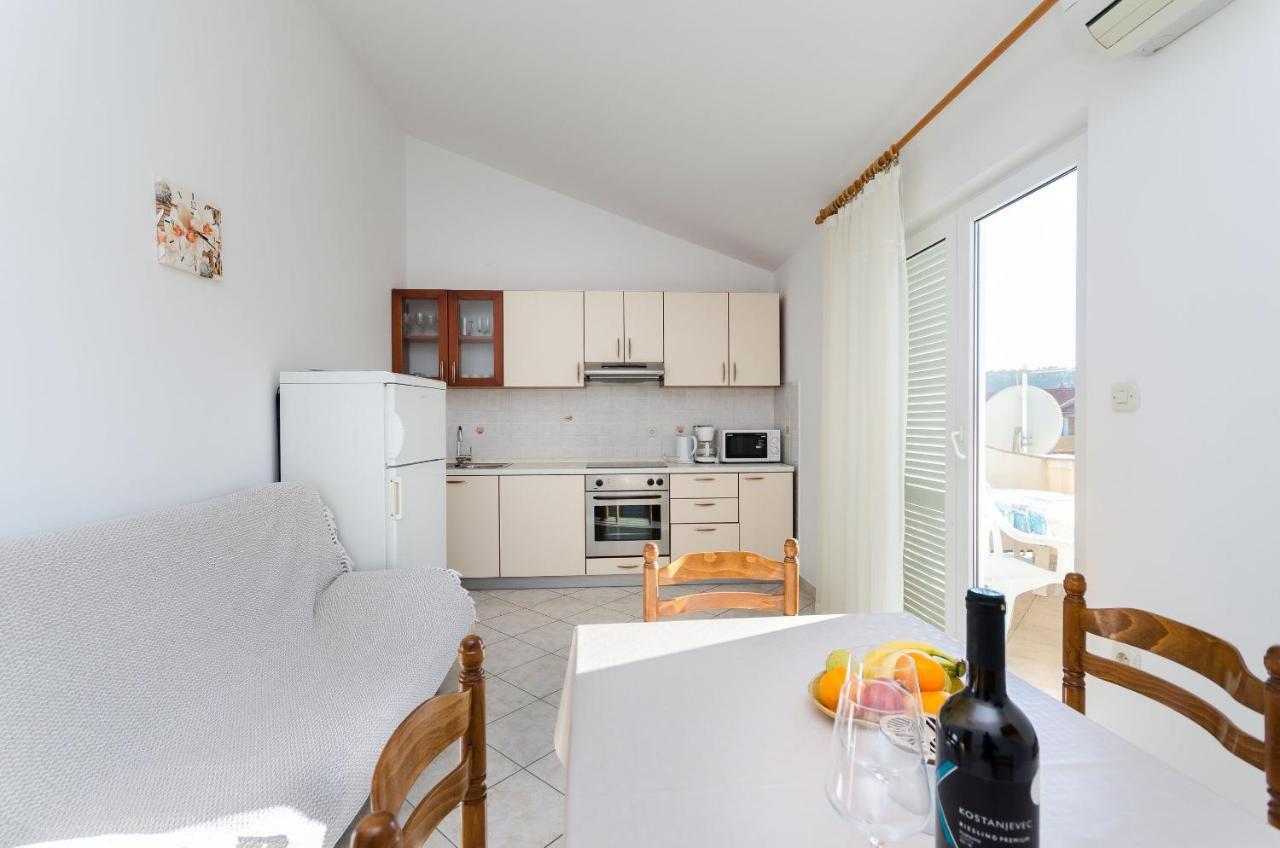 Apartments Marija P Лопар Экстерьер фото