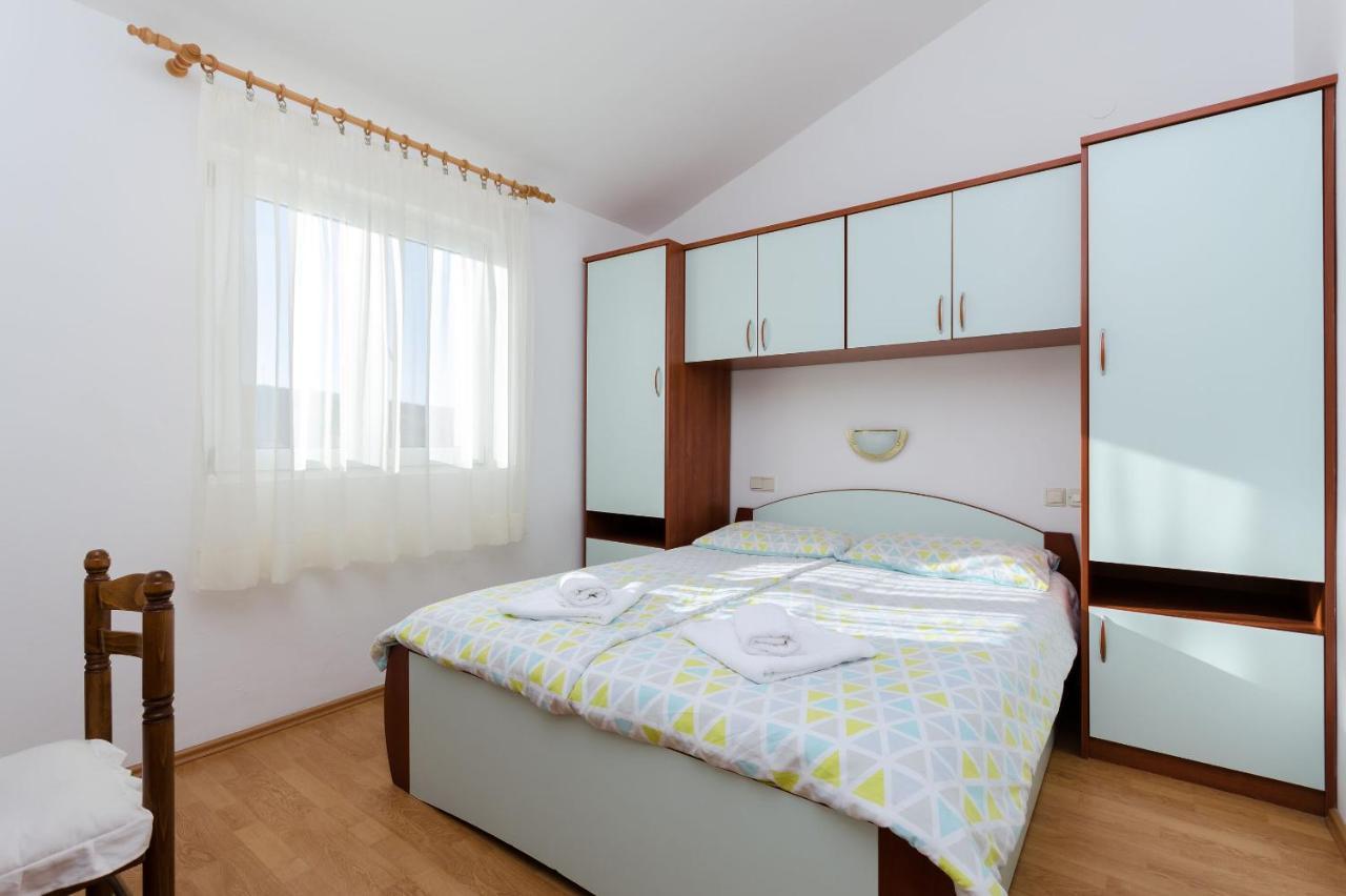 Apartments Marija P Лопар Экстерьер фото