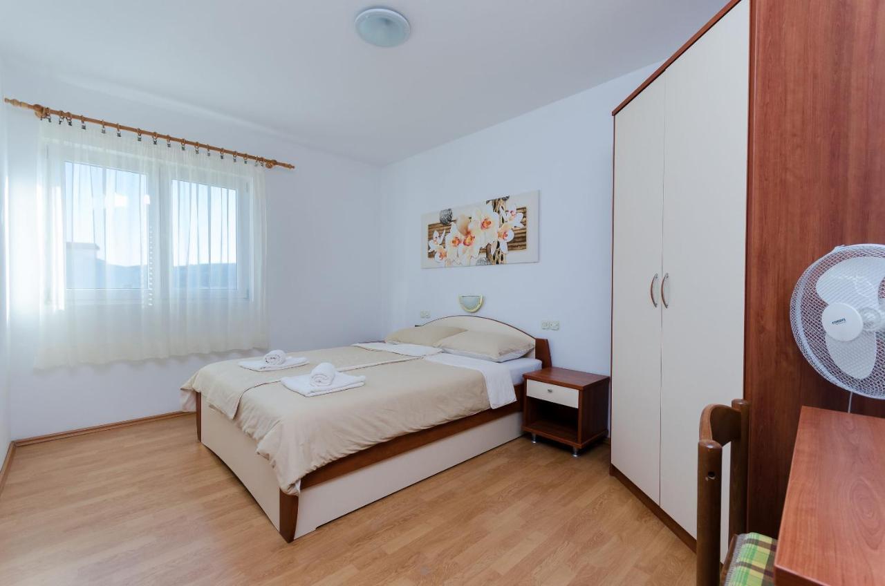 Apartments Marija P Лопар Экстерьер фото